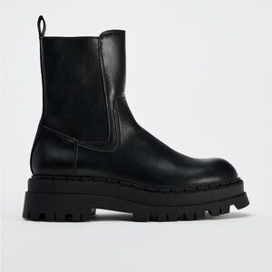 Black boots Zara
